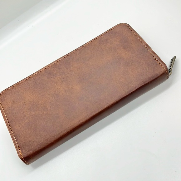 Like New Magshi Wallet Clutch Faux Leather - Picture 2 of 5